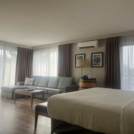 Hotel Rive Gauche Beloeil Buitenkant foto