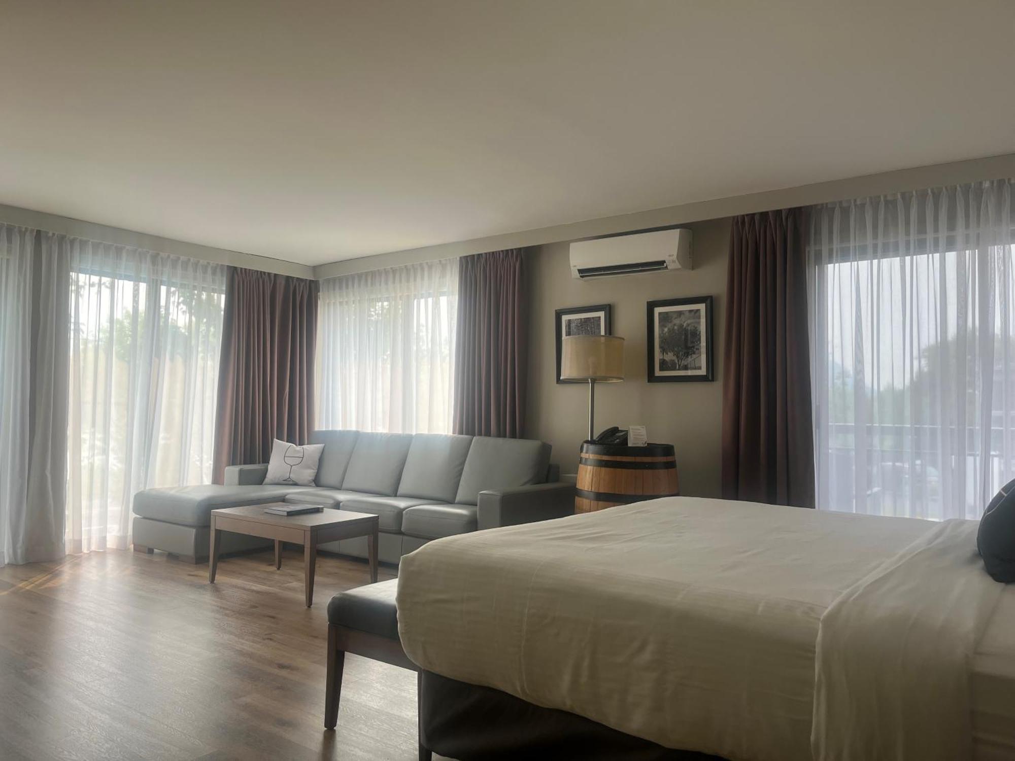 Hotel Rive Gauche Beloeil Buitenkant foto